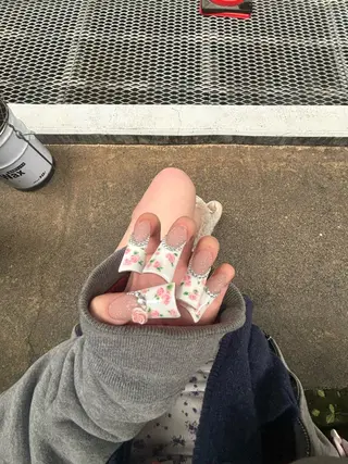 ネイル 秋丸 莉奈のネイルデザイン