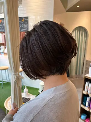 ショート レイヤーカット✨ 艶髪藤野のヘアスタイル
