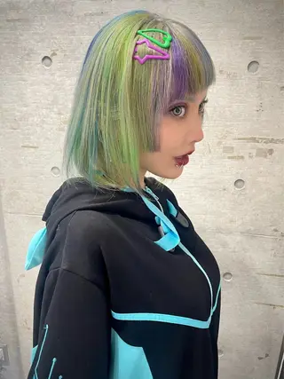 カラー 🍭ハイトーン/ レイヤーカット🦄のヘアスタイル