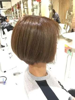ショート カラー 松吉 純平のヘアスタイル