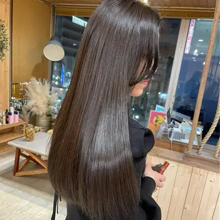 ロング 韓国レイヤー外国人風 透明感カラー髪質改善のヘアスタイル