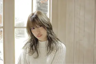 ロング 前平 友慈のヘアスタイル