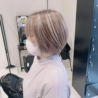 ショート カラー オフホワイトアンドなんば所属・福西 洋斗のヘアスタイル