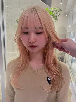 ロング 愛瑠奈 erunaのヘアスタイル