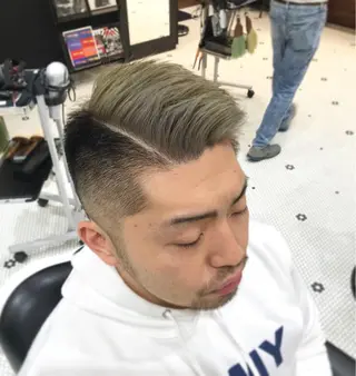 カラー メンズ THE AWESUM所属・メンズスタイル強化中 TONNY(トニー)のヘアスタイル