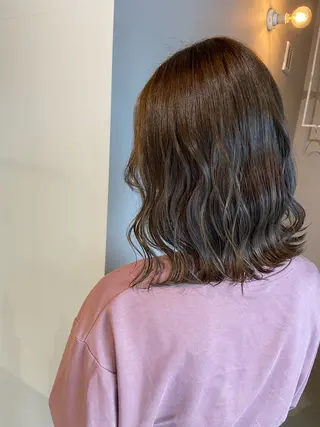 ミディアム カラー haruki所属・. nozomiのヘアスタイル