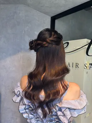 ヘアアレンジ eL HAIR SALON所属・ハナ💎中韓/艶髪 ハイトーン/エクステのヘアスタイル
