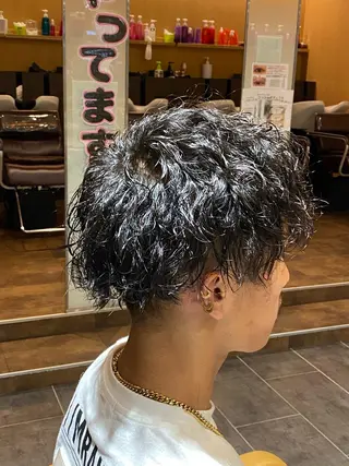 パーマ メンズ 尾崎 優也のヘアスタイル