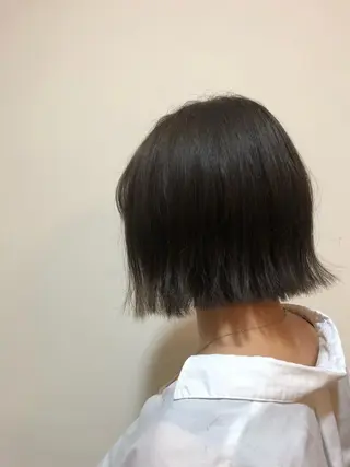 ショート カラー 三好 美里のヘアスタイル