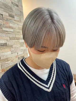 ショート カラー STAR RIVER所属・YUI/ ブリーチカラー🌷のヘアスタイル