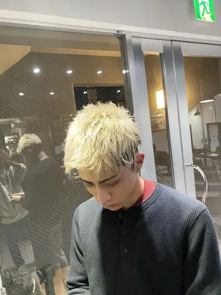 ショート 山影✨バレイヤージュ ハイライト✨メンズ◎のヘアスタイル