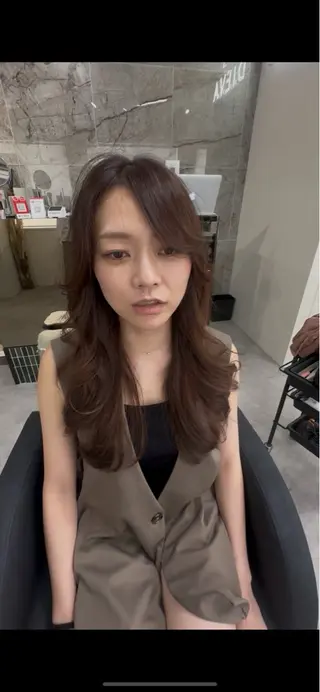 ロング 🩵透明感カラー × とぅるん艶感🫧猿渡のヘアスタイル