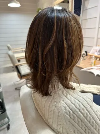 ミディアム Annie 吉田 裕美のヘアスタイル