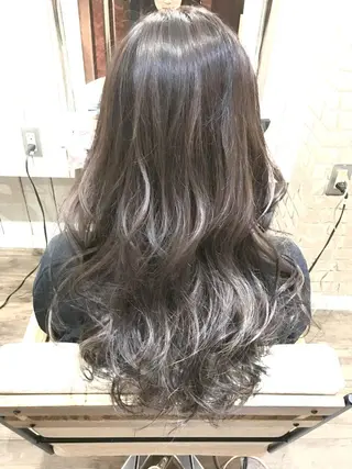 セミロング カラー ヘアアレンジ MiU所属・韓国×髪質改善×美髪 縮毛矯正×レイヤーのヘアスタイル