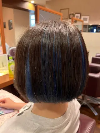 ショート カラー よしだ しおりのヘアスタイル