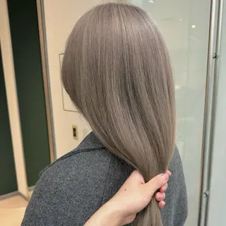 ロング カラー ひなた あゆみのヘアスタイル