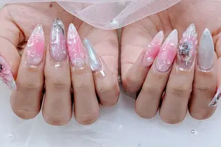 ロング フローラネイルエステ所属・Nail Nailのネイルデザイン