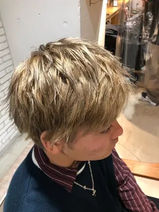 ショート 新宿髪質改善レイヤー カット内田智大のヘアスタイル