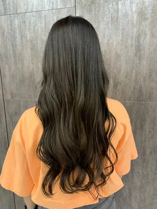 ロング カラー ヘアアレンジ SHIRO 🦋のヘアスタイル