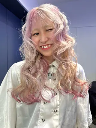 ロング カラー 🍓ケアブリーチ× レイヤーカット🍓のヘアスタイル