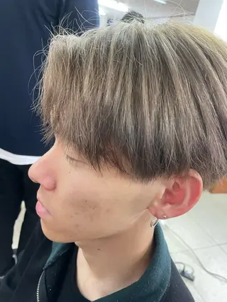 ショート カラー メンズ 🌈透明感カラー 韓国 ミライ🇰🇷のヘアスタイル