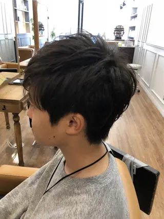ショート メンズ 新井 友菜のヘアスタイル