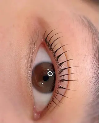 マツエク・マツパ Lau【ラウ】所属・Lau【ラウ】 ⁂NaNaのマツエク・マツパデザイン