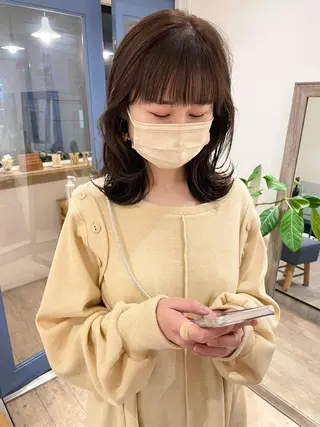 セミロング カラー 🩰オリーブ/ ベージュ松本咲花🩰のヘアスタイル