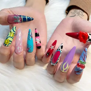 ネイル ゴテゴテ💙ワンホン リオナのネイルデザイン