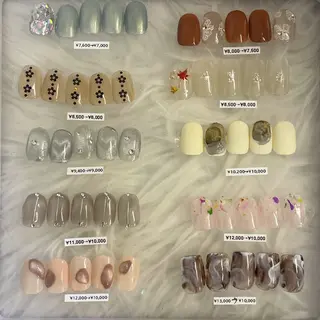 ネイル S LOUNGE NAIL所属・パーツたくさん🍓 SUMIのネイルデザイン