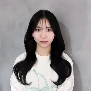 ロング 谷 亜澄のヘアスタイル