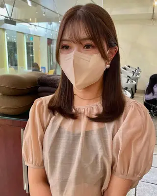 セミロング カラー 塩谷 雪花のヘアスタイル