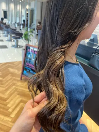 ロング カラー 村山 佳穂のヘアスタイル