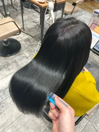 カラー 和田 茉日琉のヘアスタイル