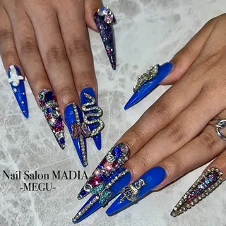 ネイル MADIA藤沢所属・MADIA MEGUのネイルデザイン