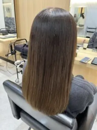 セミロング サイトウ ユリコのヘアスタイル