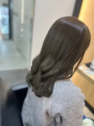 カラー 小原 里都のヘアスタイル