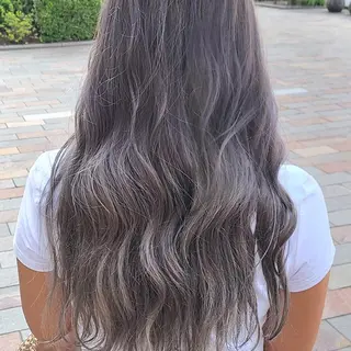 カラー ロング 西田 理沙のヘアスタイル