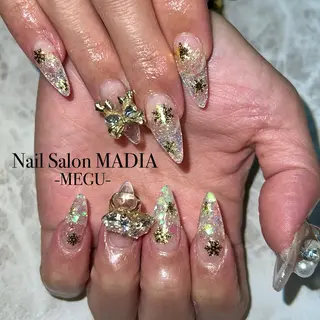 ネイル MADIA藤沢所属・MADIA MEGUのネイルデザイン