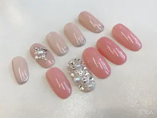 ネイル 【尾下】 ロイヤル•セラピストのネイルデザイン