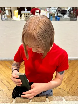 カラー 飯田 朱理のヘアスタイル