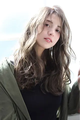 ロング Louvre erikaのヘアスタイル