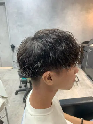 ショート パーマ メンズ センターパート/ メンズ特化/植田 柊のヘアスタイル