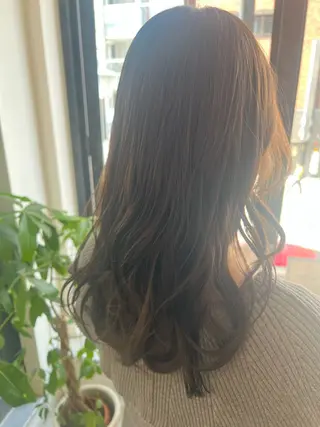 ミディアム 鈴木 彩香のヘアスタイル