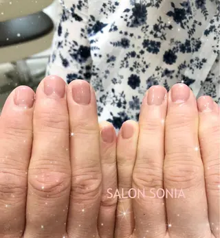 ネイル 小顔・毛穴・たるみ ネイル　似内真樹のエステ・リラクイメージ