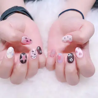 ネイル 根津 綾子のネイルデザイン