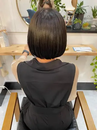 ショート カラー CARICIA 白木 由里加のヘアスタイル