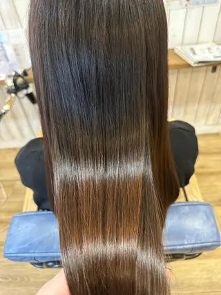 ロング 髪質改善/艶髪/ 透明感カラー/サラのヘアスタイル