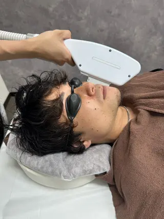 メンズ メンズ専門眉毛＆脱毛サロン【Quartz】所属・メンズ専門眉毛＆脱毛 サロンQuartzのエステ・リラクイメージ