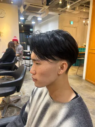 パーマ メンズ ナチュラル大人っぽい スタイル　MAORIのヘアスタイル